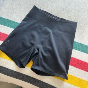 On-running Performance 5” Short Tight